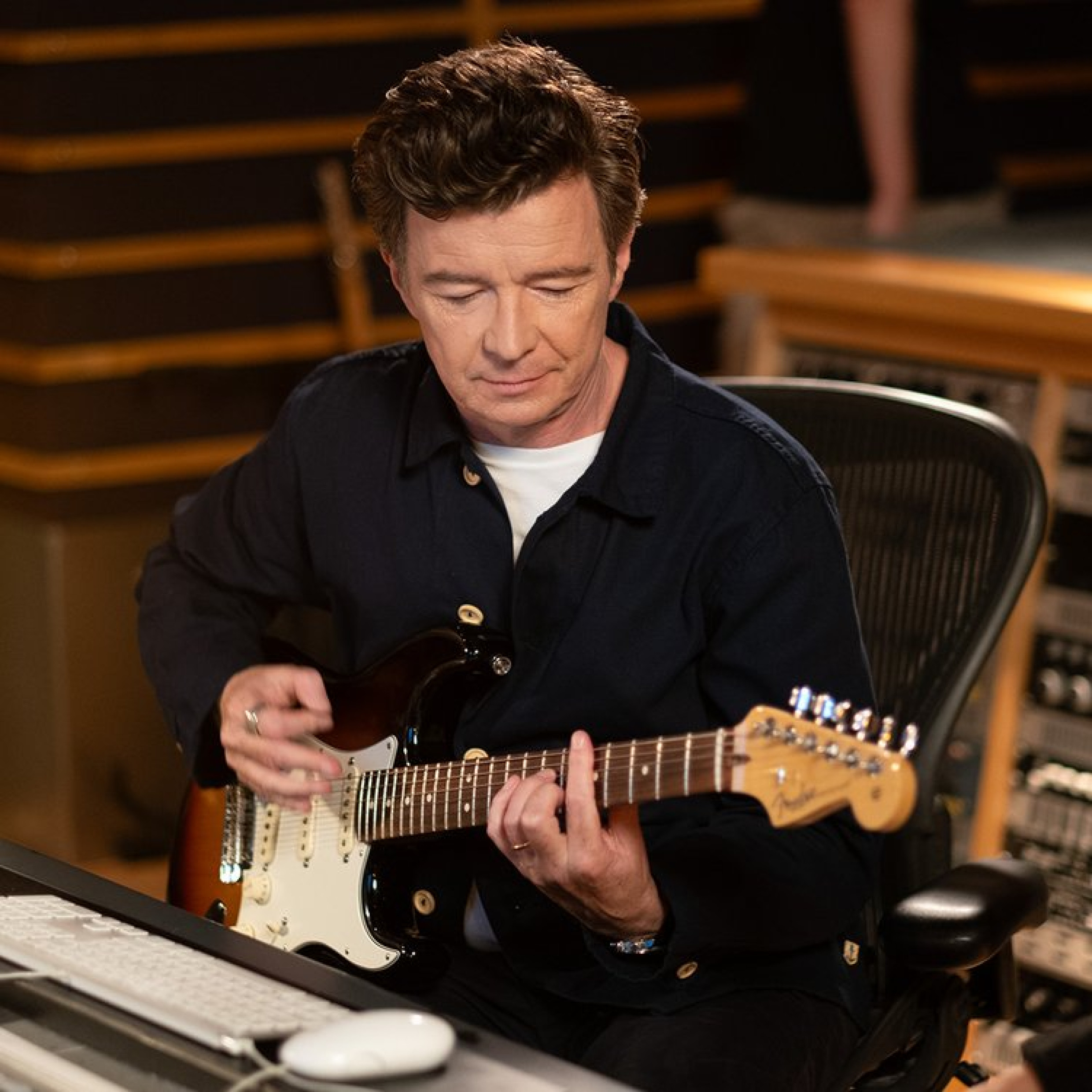 10146_TNG_Casestudy_Specsavers_RickAstley_Image2