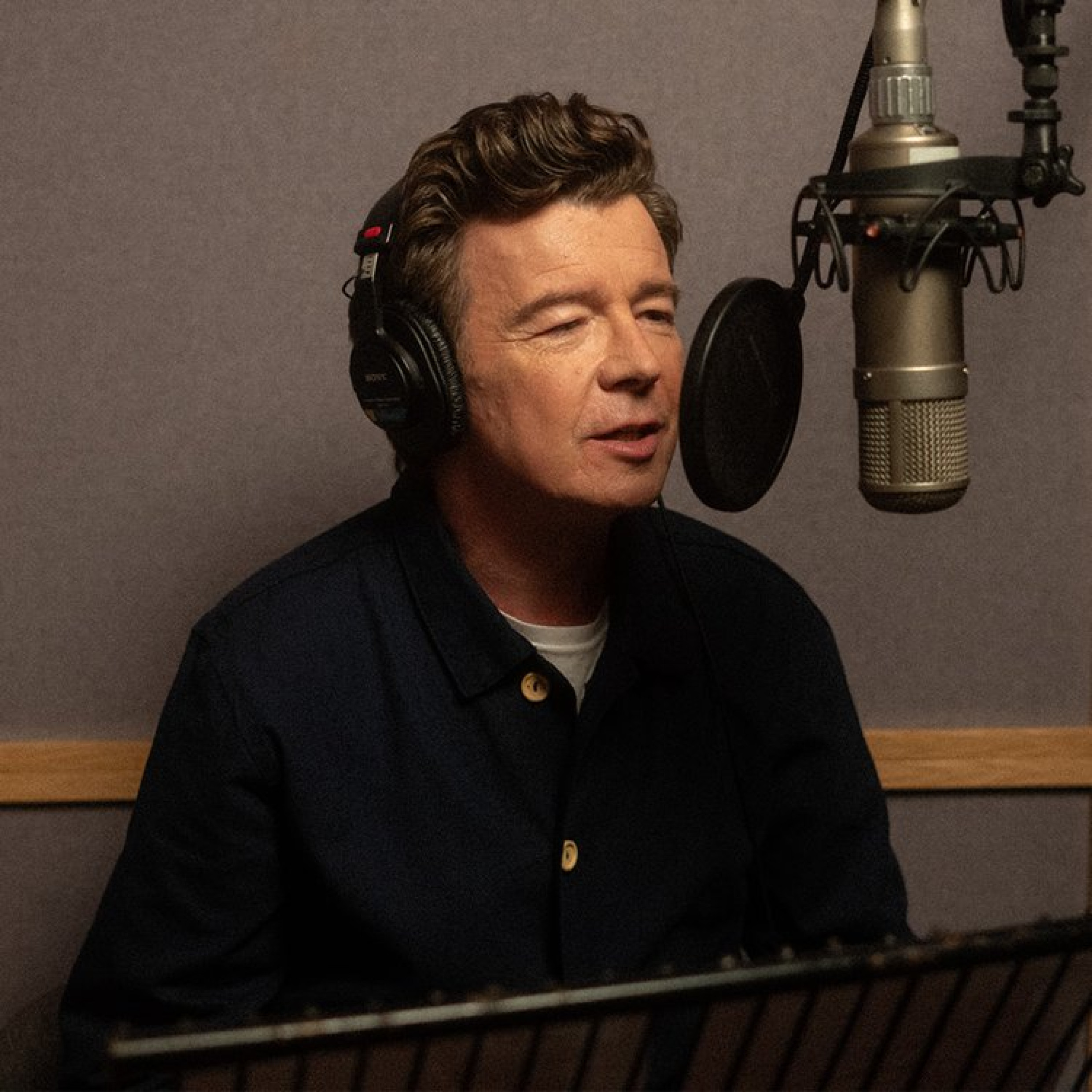 10146_TNG_Casestudy_Specsavers_RickAstley_Image3